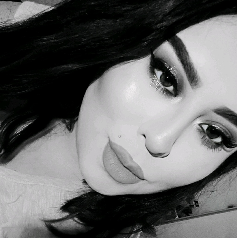 Meet your Posher, Gloria